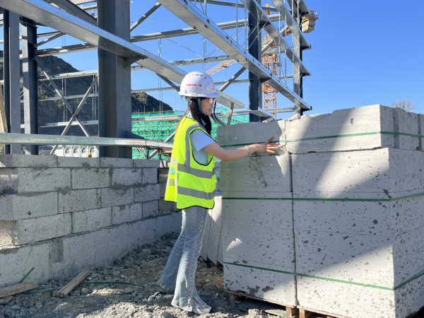 工作中的范坤 工作中的范坤